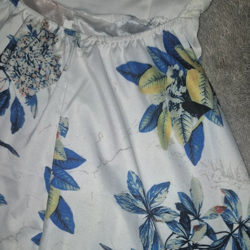 Floral White Mini Dress - Picture 4 of 9